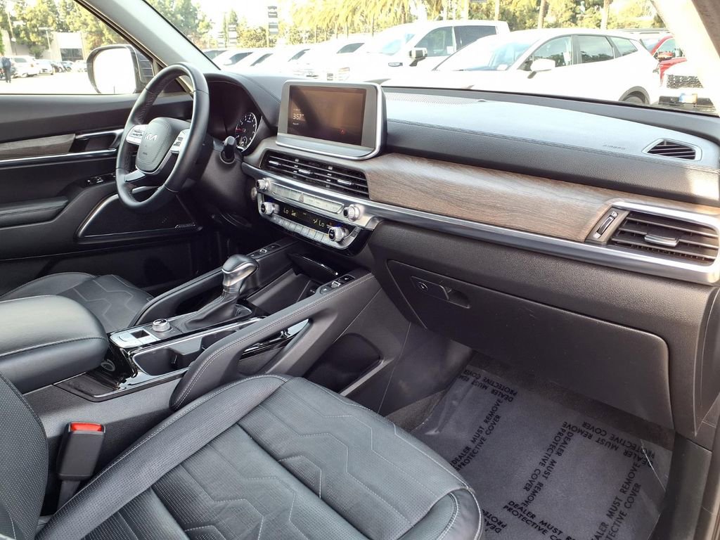 Certified 2022 Kia Telluride SX w/ SX Prestige Package image 14
