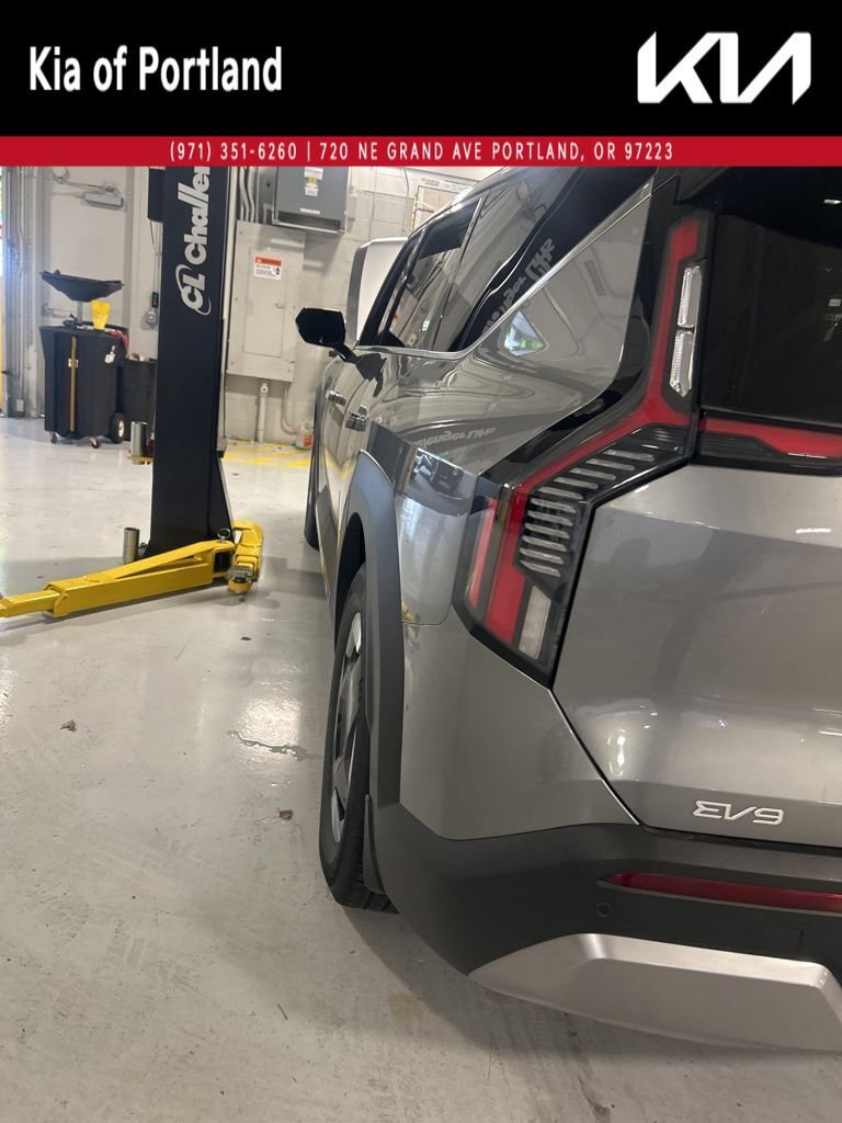 Certified 2024 Kia EV9 Wind