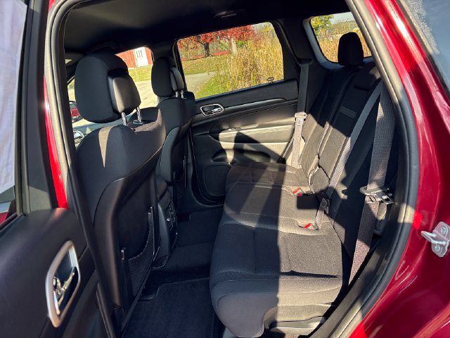 Used 2014 Jeep Grand Cherokee Laredo AWD/4WD image 8