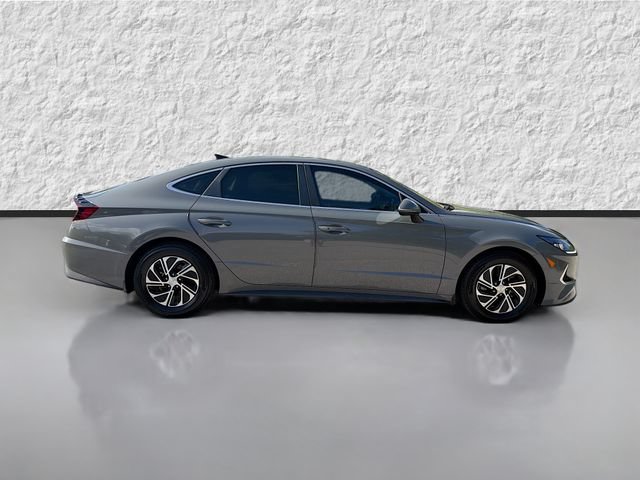 Used 2022 Hyundai Sonata Blue FWD image 2