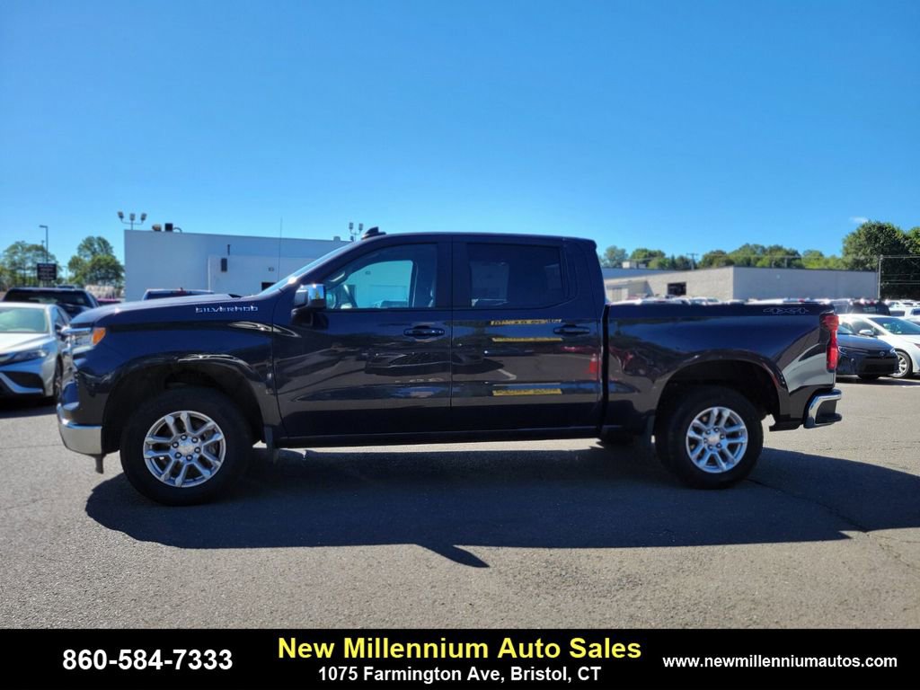 Used 2024 Chevrolet Silverado 1500 LT image 2