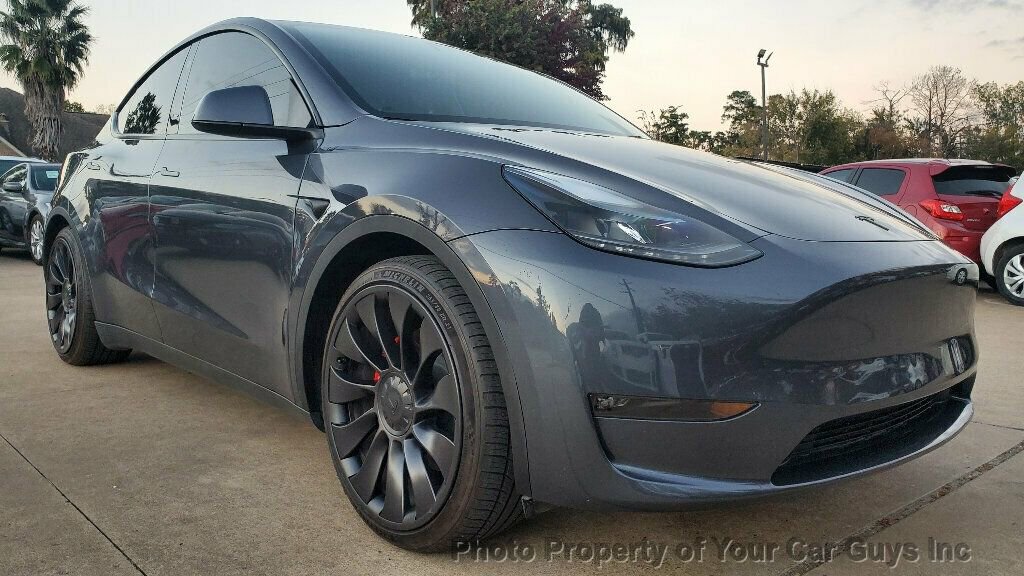 Used 2023 Tesla Model Y Performance image 10
