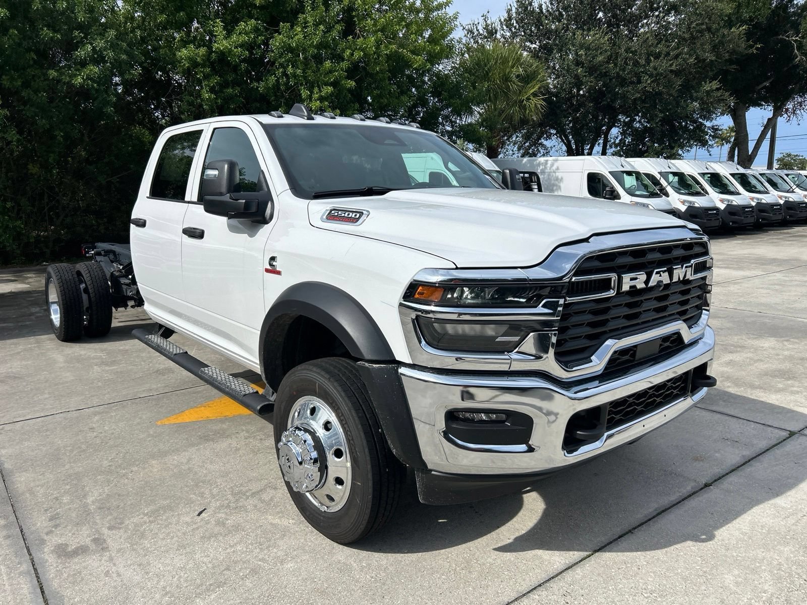 New 2026 RAM 5500 Tradesman w/ Chrome Appearance Group AWD/4WD image 22