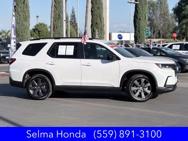 Certified 2023 Honda Pilot Sport image 4
