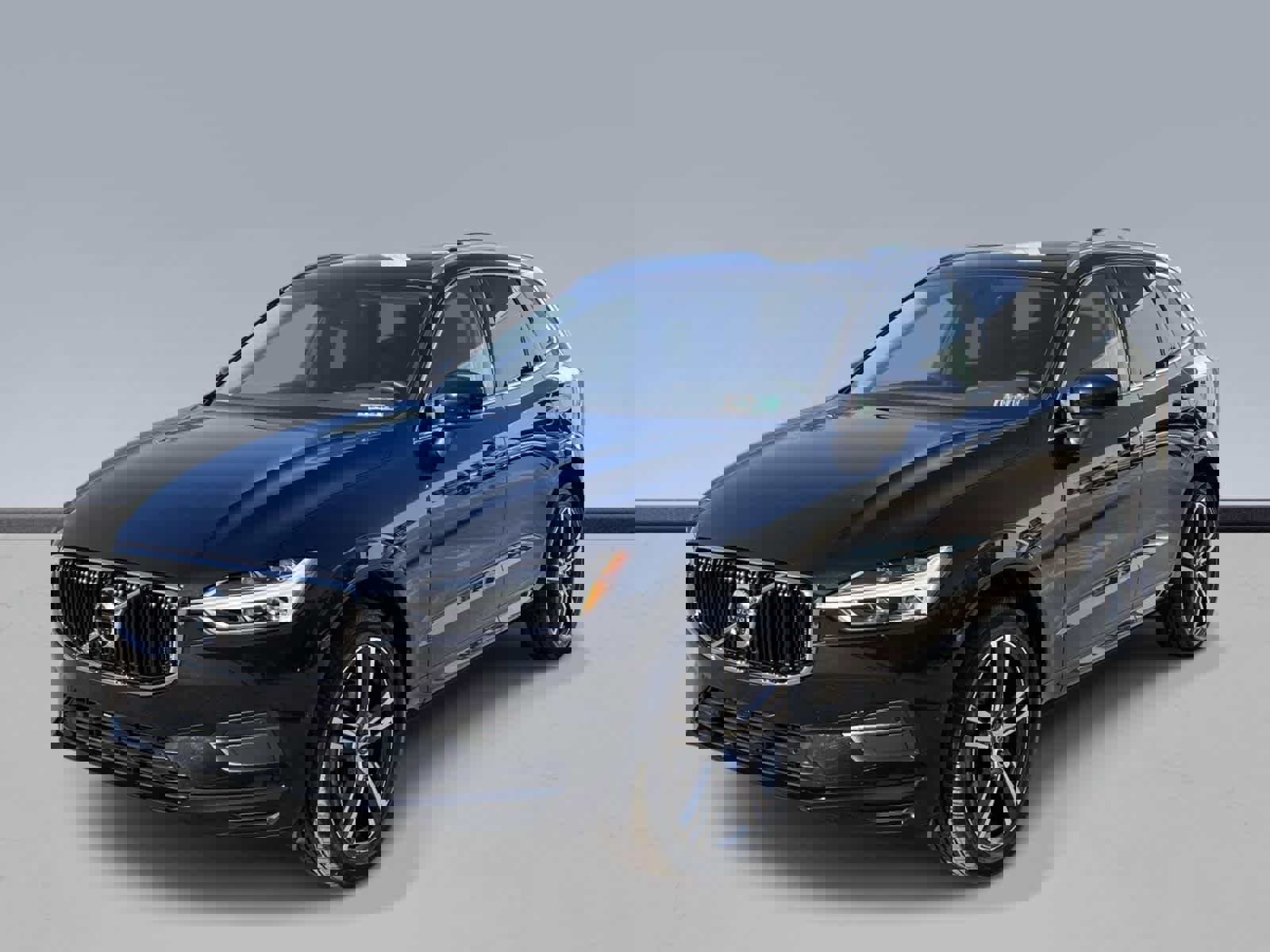 Used 2019 Volvo XC60 T5 Momentum w/ Multimedia Package