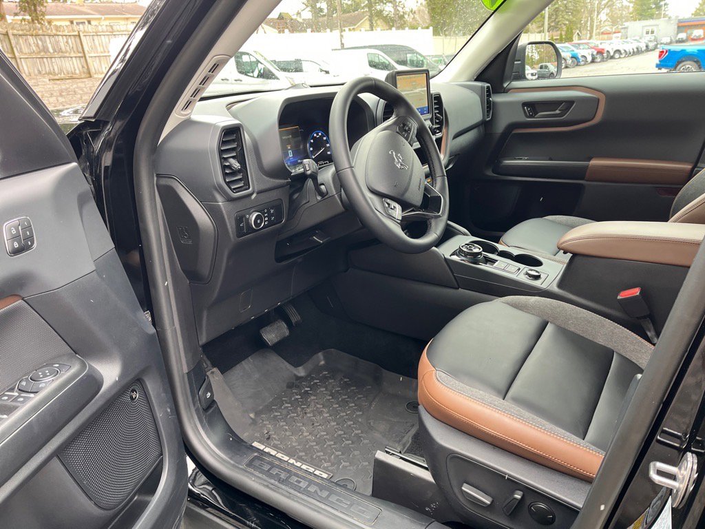 Used 2024 Ford Bronco Sport Outer Banks w/ Tech Package image 9