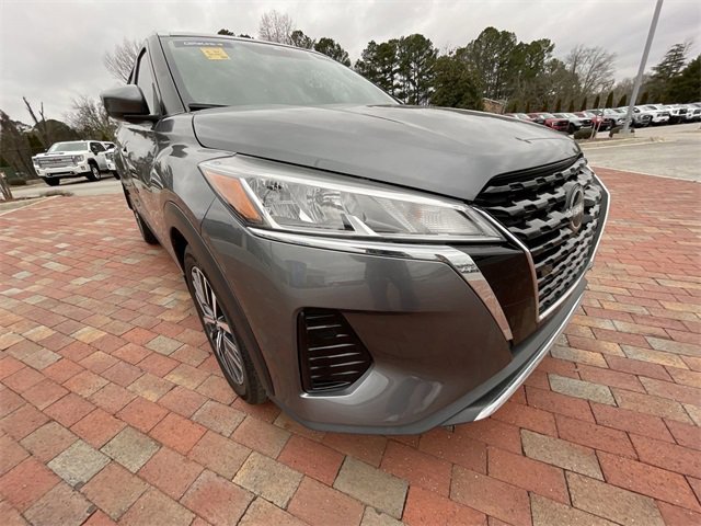 Used 2022 Nissan Kicks SV image 6