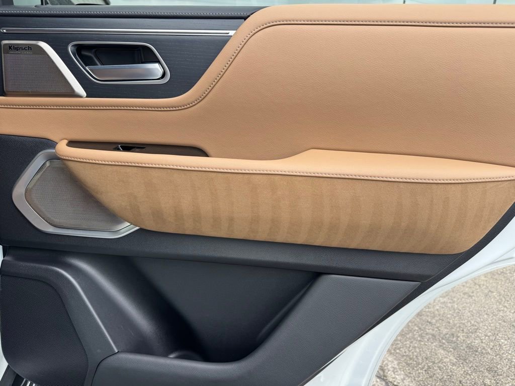 Used 2025 INFINITI QX80 Sensory image 29