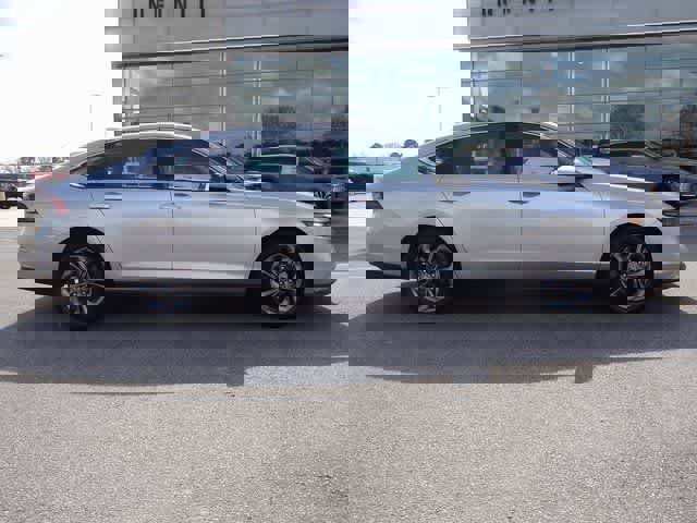 Used 2024 Honda Accord EX image 4