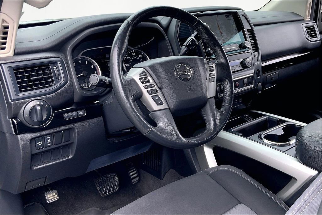 Used 2022 Nissan Titan SV w/ SV Convenience Package image 12