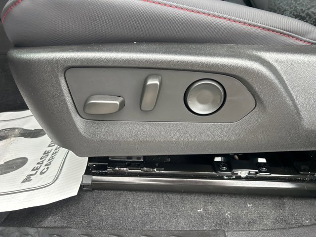 New 2026 Chevrolet Colorado Z71 w/ LPO, Hood Decal Package image 16