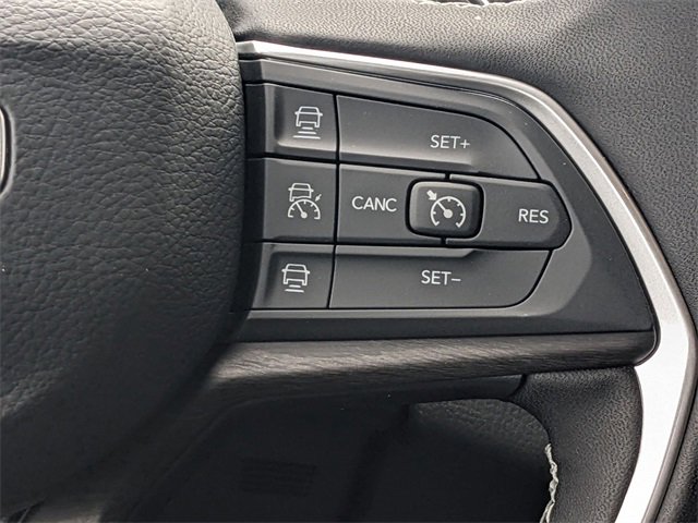 New 2025 Jeep Grand Cherokee Limited image 17