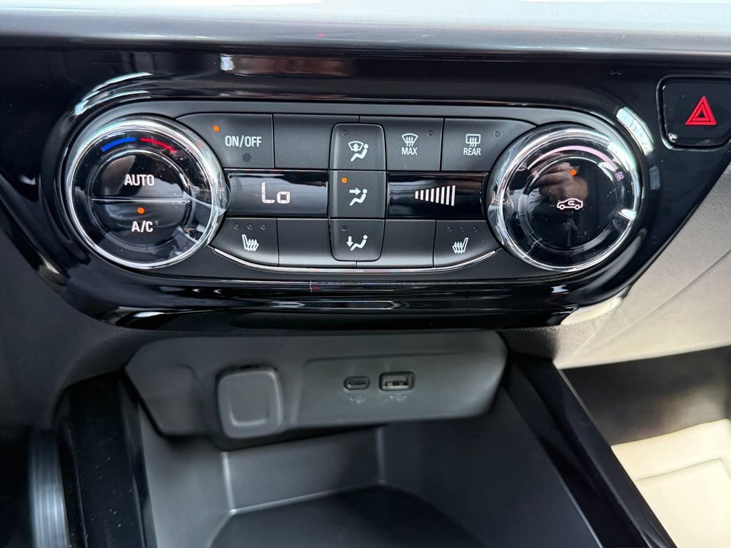New 2026 Chevrolet Trax LT w/ LT Convenience Package FWD image 51