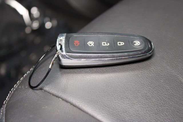 Used 2014 Ford C-MAX Energi SEL w/ Equipment Group 303A FWD image 14