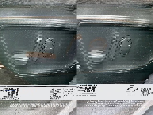 Used 2020 Ford Escape SE image 22