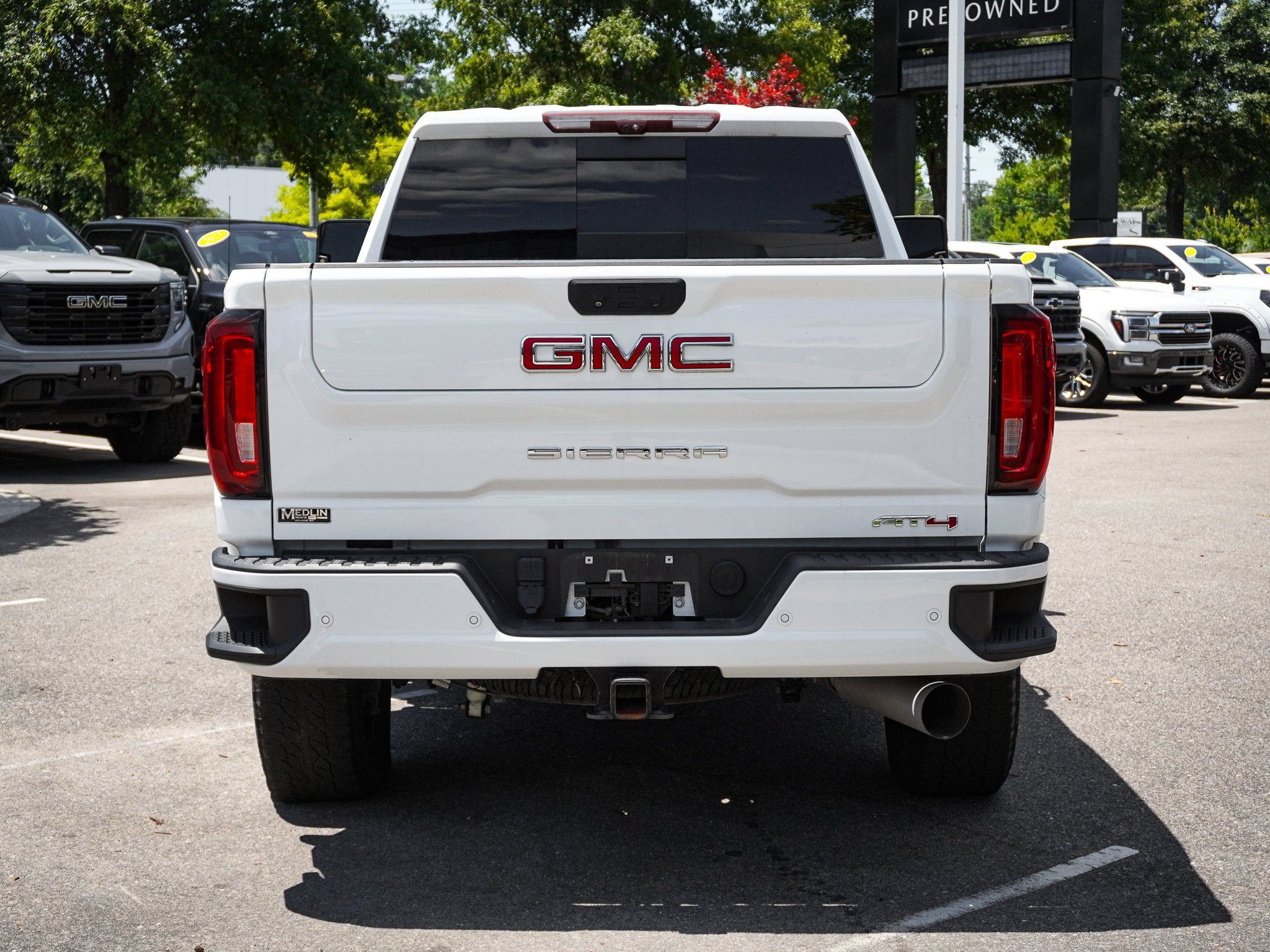 Used 2022 GMC Sierra 2500 AT4 w/ AT4 Premium Plus Package AWD/4WD image 9