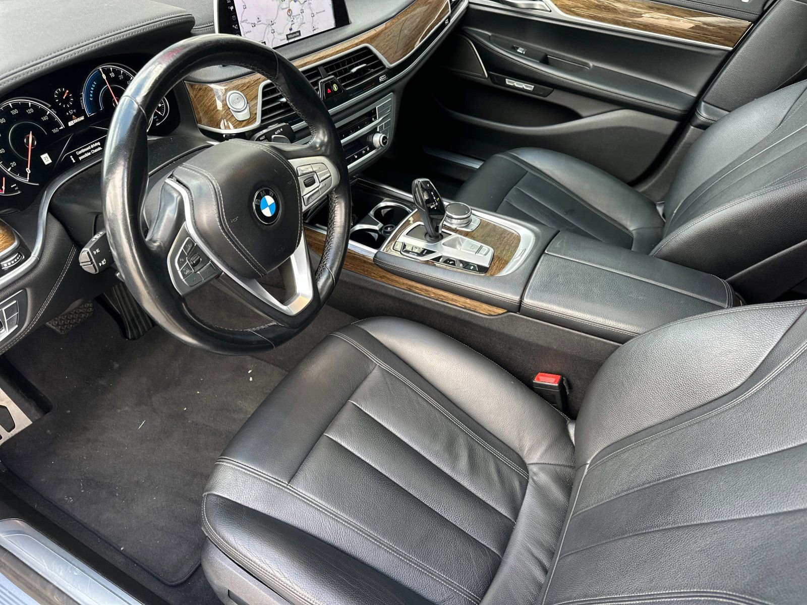 Used 2017 BMW 740e xDrive AWD/4WD image 9