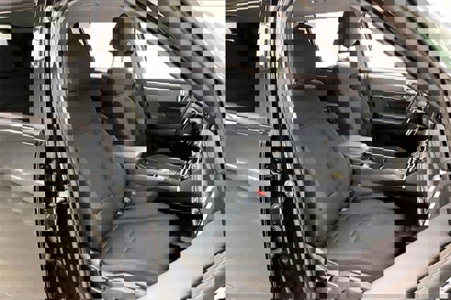 Certified 2025 Hyundai Santa Fe SE image 7