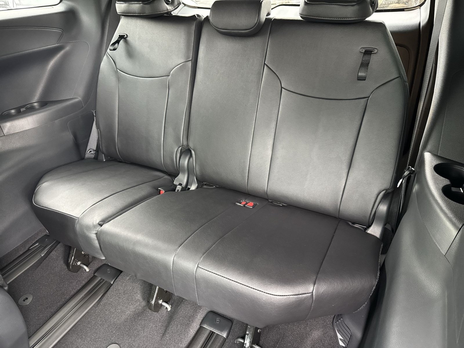 New 2026 Toyota Sienna Platinum AWD/4WD image 34