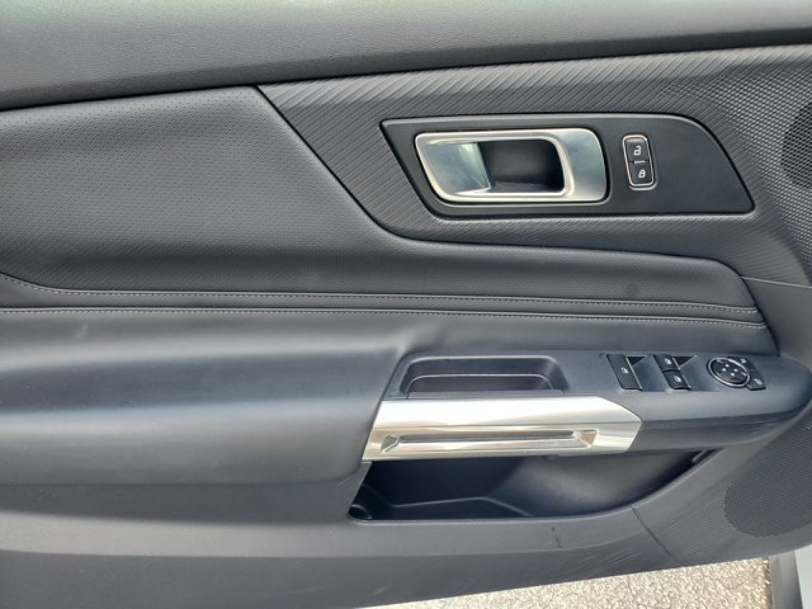 Used 2024 Ford Mustang Premium RWD image 13