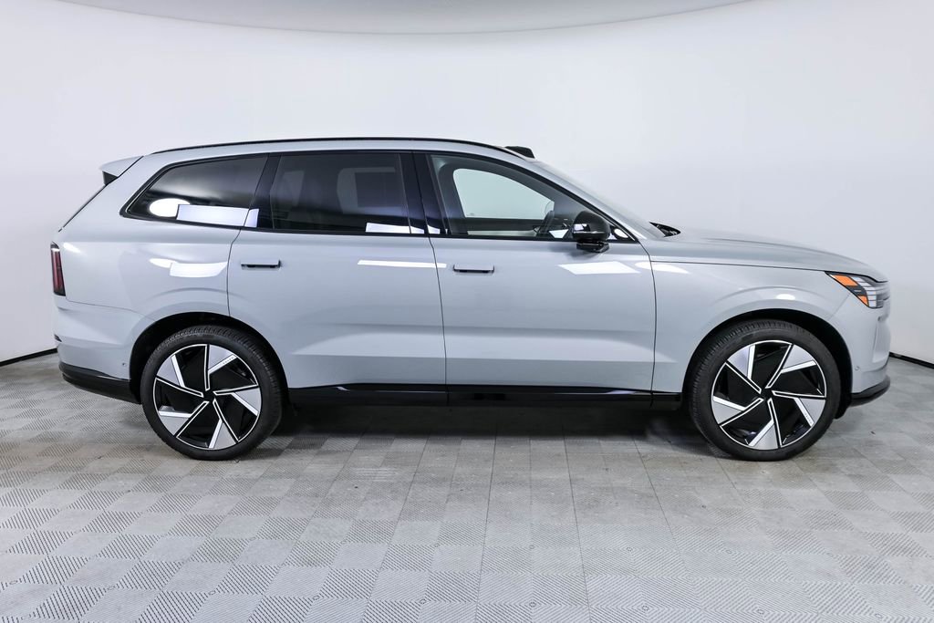 Certified 2025 Volvo EX90 Ultra AWD/4WD image 30