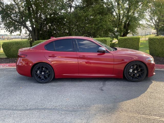 Used 2021 Alfa Romeo Giulia Sprint w/ Nero Edizione RWD image 2