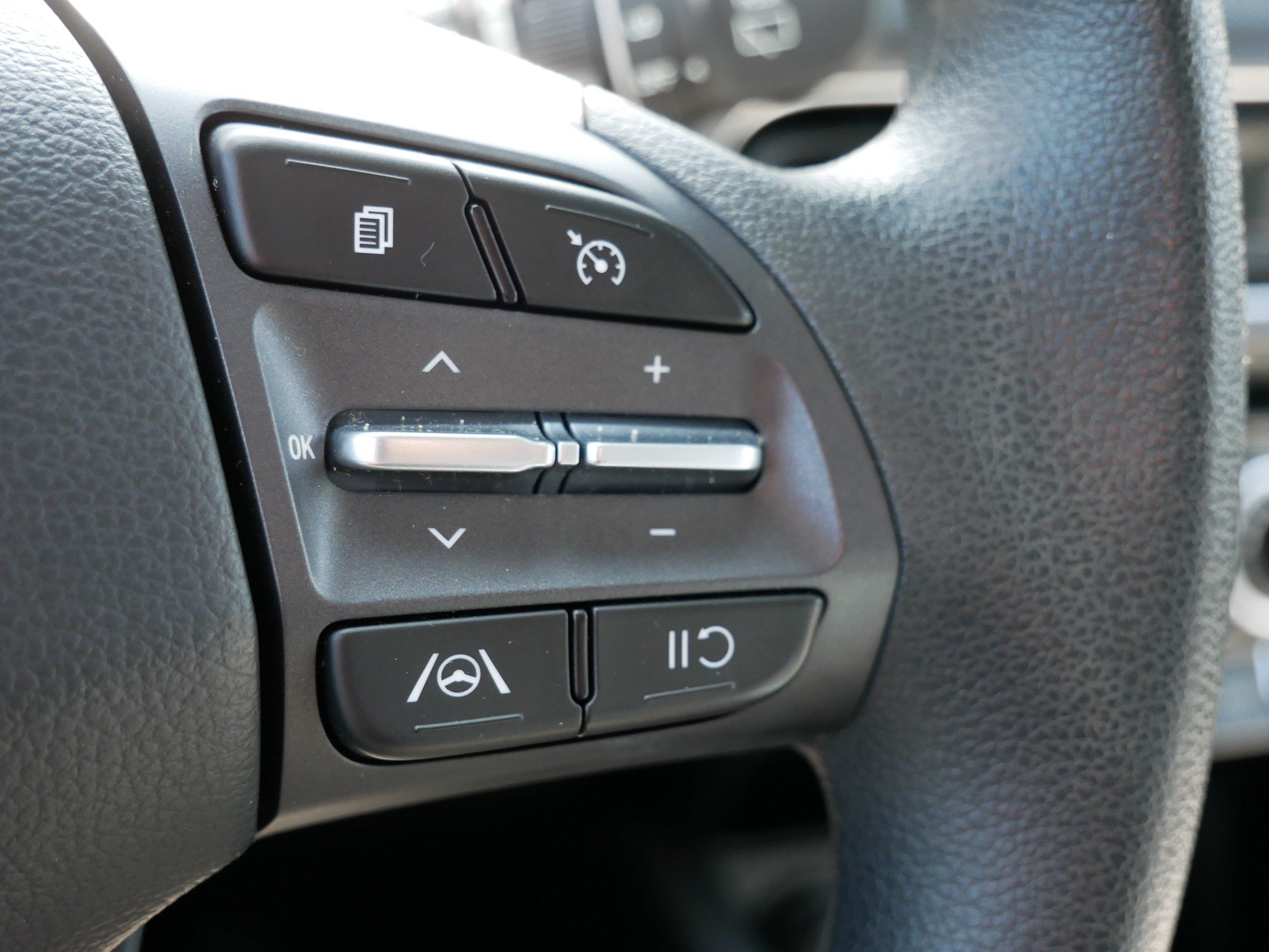 Used 2023 Hyundai Kona SEL FWD image 27