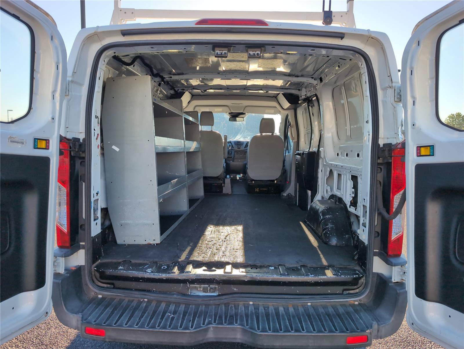 Used 2017 Ford Transit 250 130 Low Roof RWD image 5