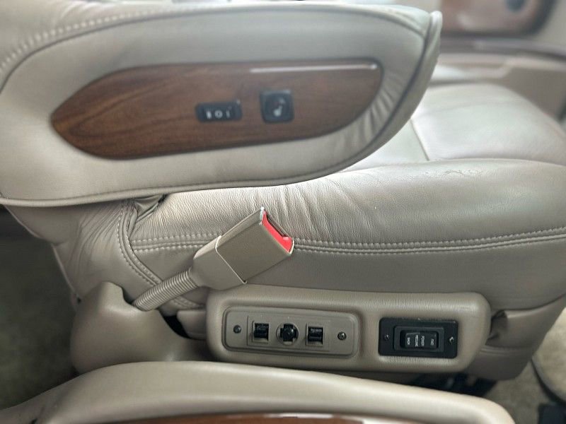 Used 2016 GMC Savana 2500 image 26