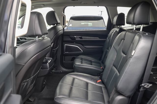 Certified 2024 Kia Telluride EX w/ EX Captain's Chair Package FWD image 21
