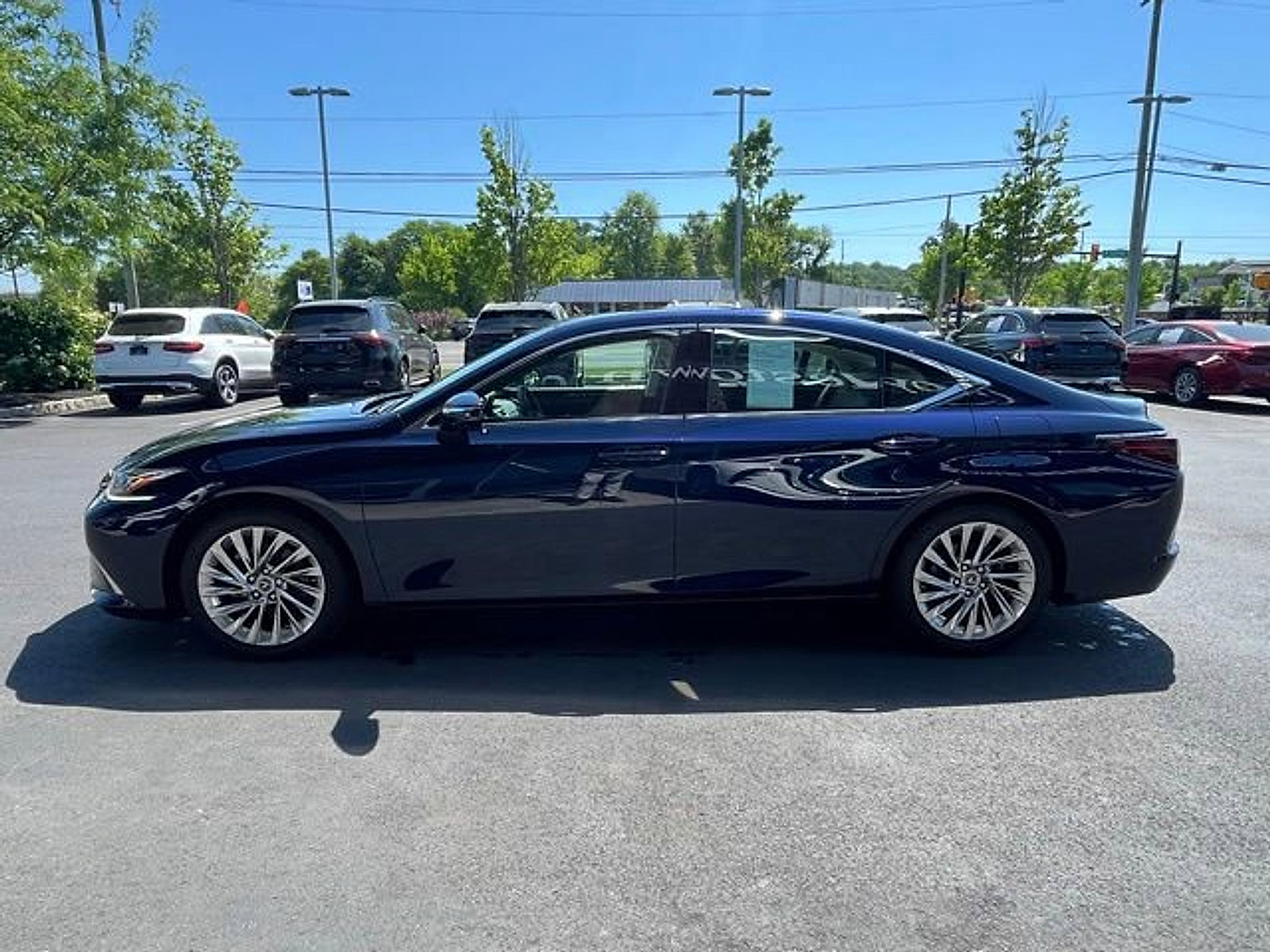 Used 2020 Lexus ES 350 Ultra Luxury w/ Accessory Package FWD image 4