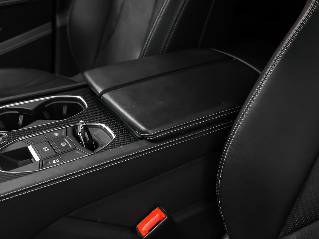 Used 2022 Lamborghini Urus AWD/4WD image 54