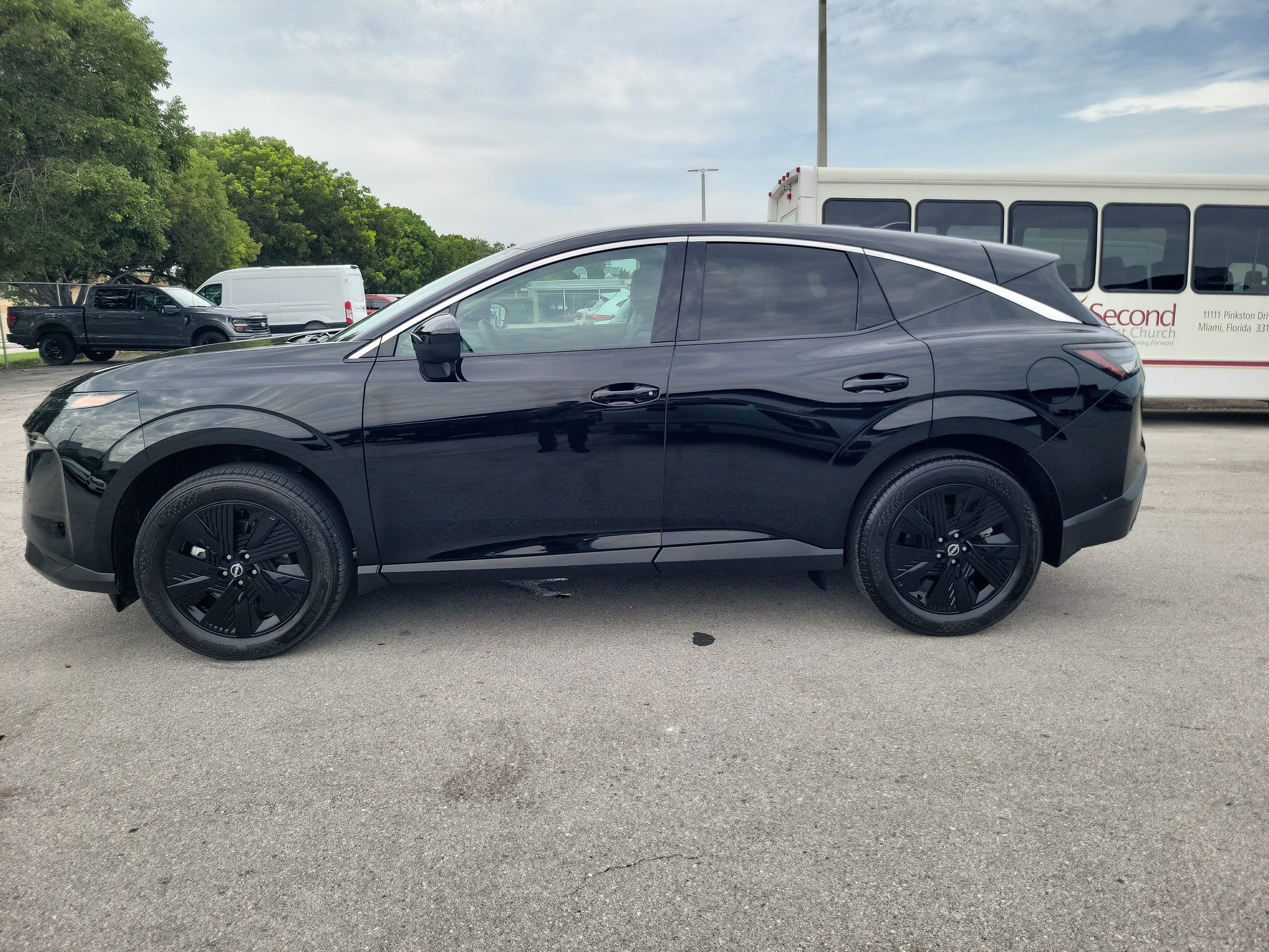Certified 2025 Nissan Murano SV FWD image 8