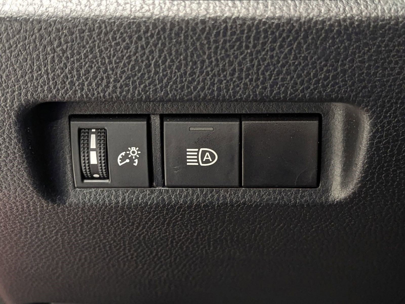 Used 2023 Toyota RAV4 XLE image 14