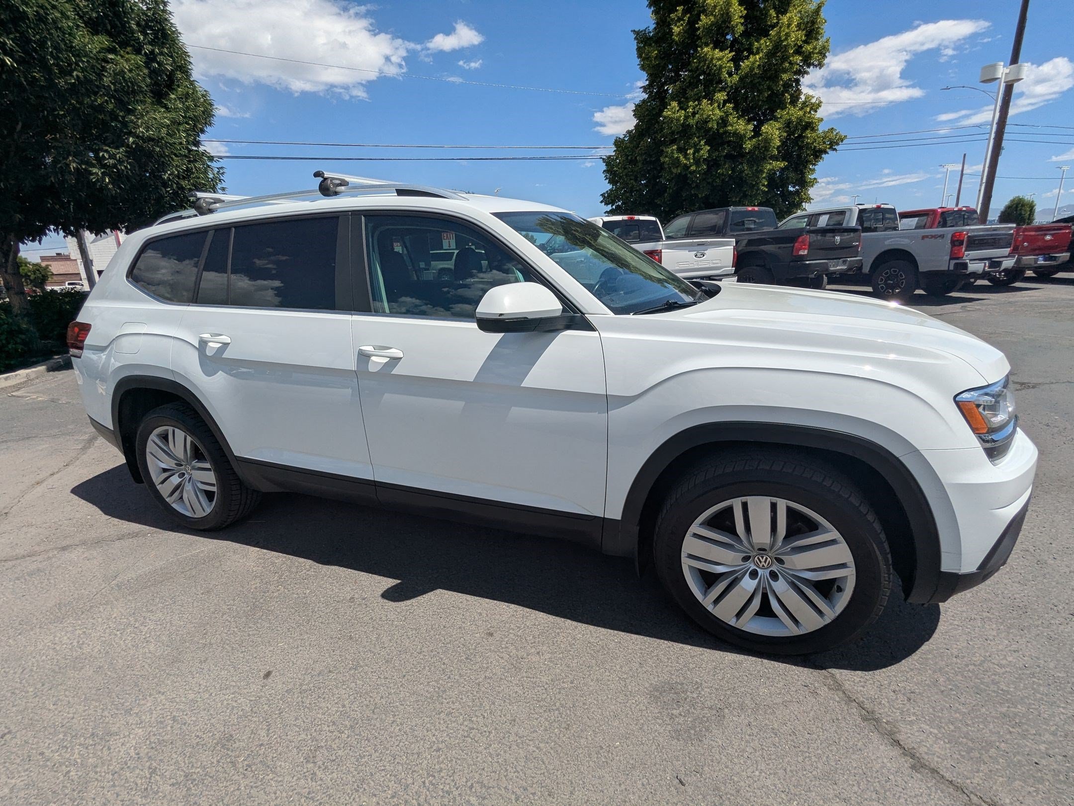 Used 2019 Volkswagen Atlas SE w/ Towing Package AWD/4WD image 2