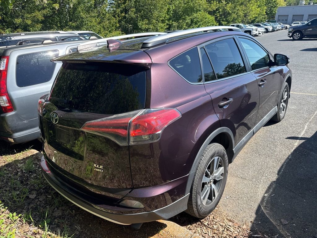 Used 2016 Toyota RAV4 XLE AWD/4WD image 4