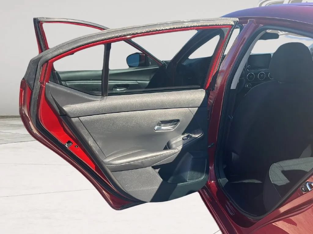 Used 2021 Nissan Sentra SV FWD image 15