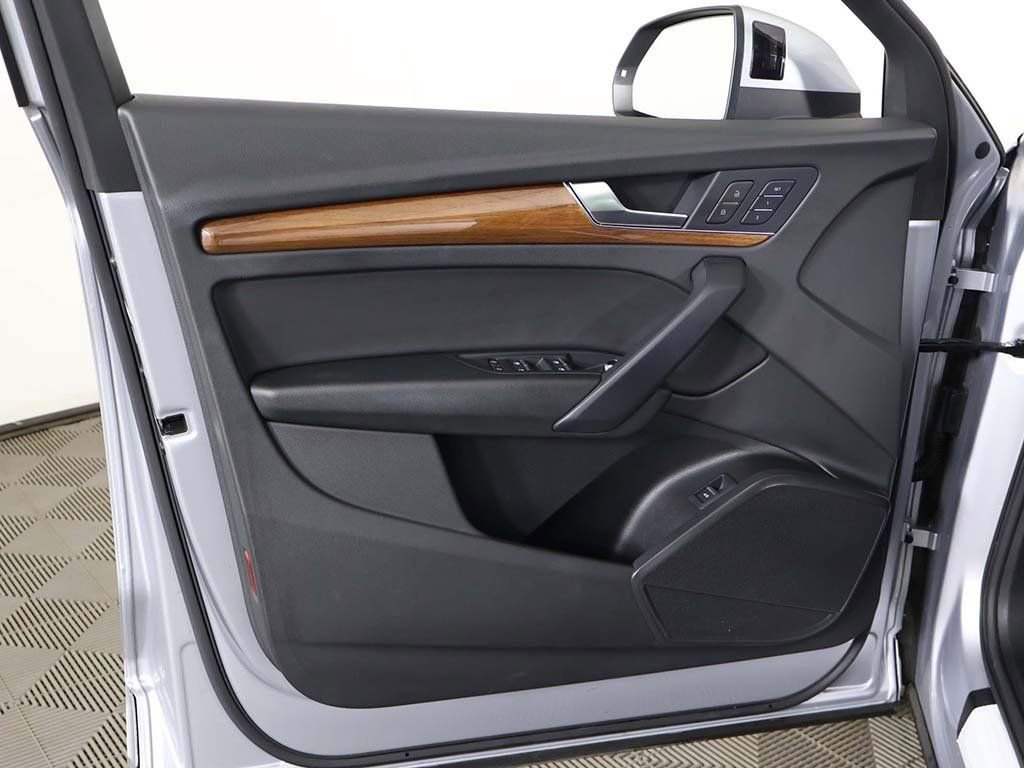 Used 2023 Audi Q5 2.0T Premium w/ Convenience Package image 24