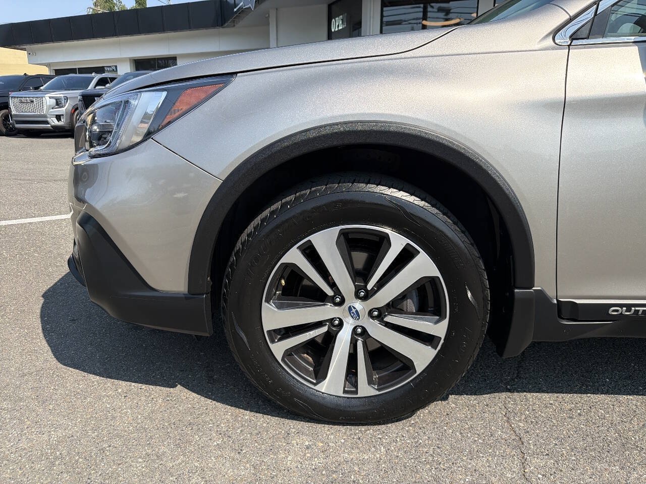 Used 2018 Subaru Outback 2.5i Limited AWD/4WD image 11