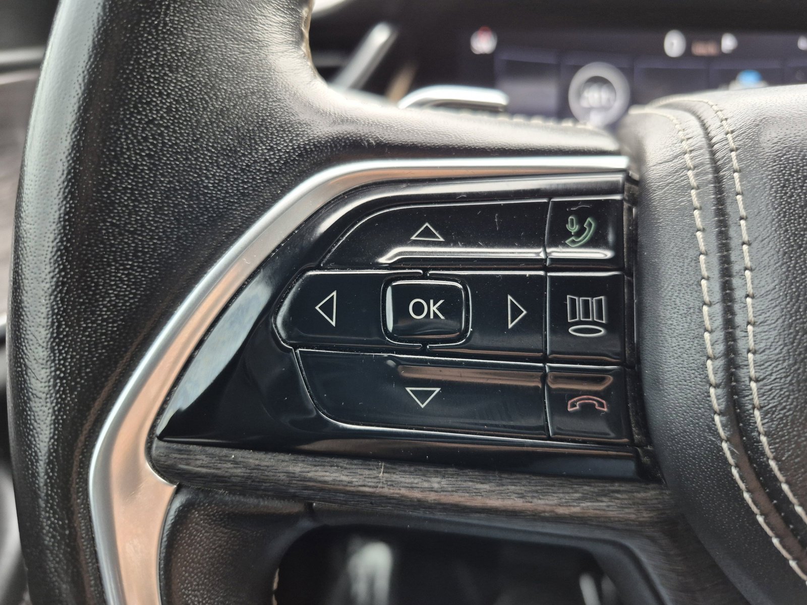 Used 2022 Jeep Grand Cherokee L Overland w/ Luxury Tech Group IV image 28