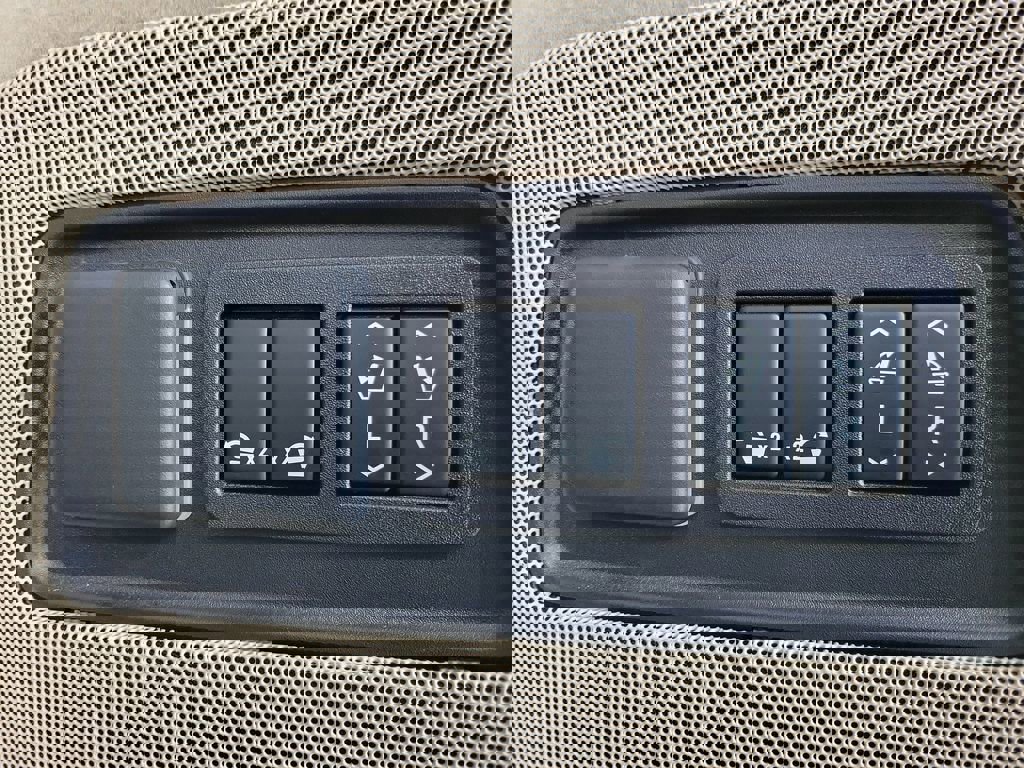 Used 2023 Cadillac Escalade Premium Luxury w/ LPO, Radiant Package image 7