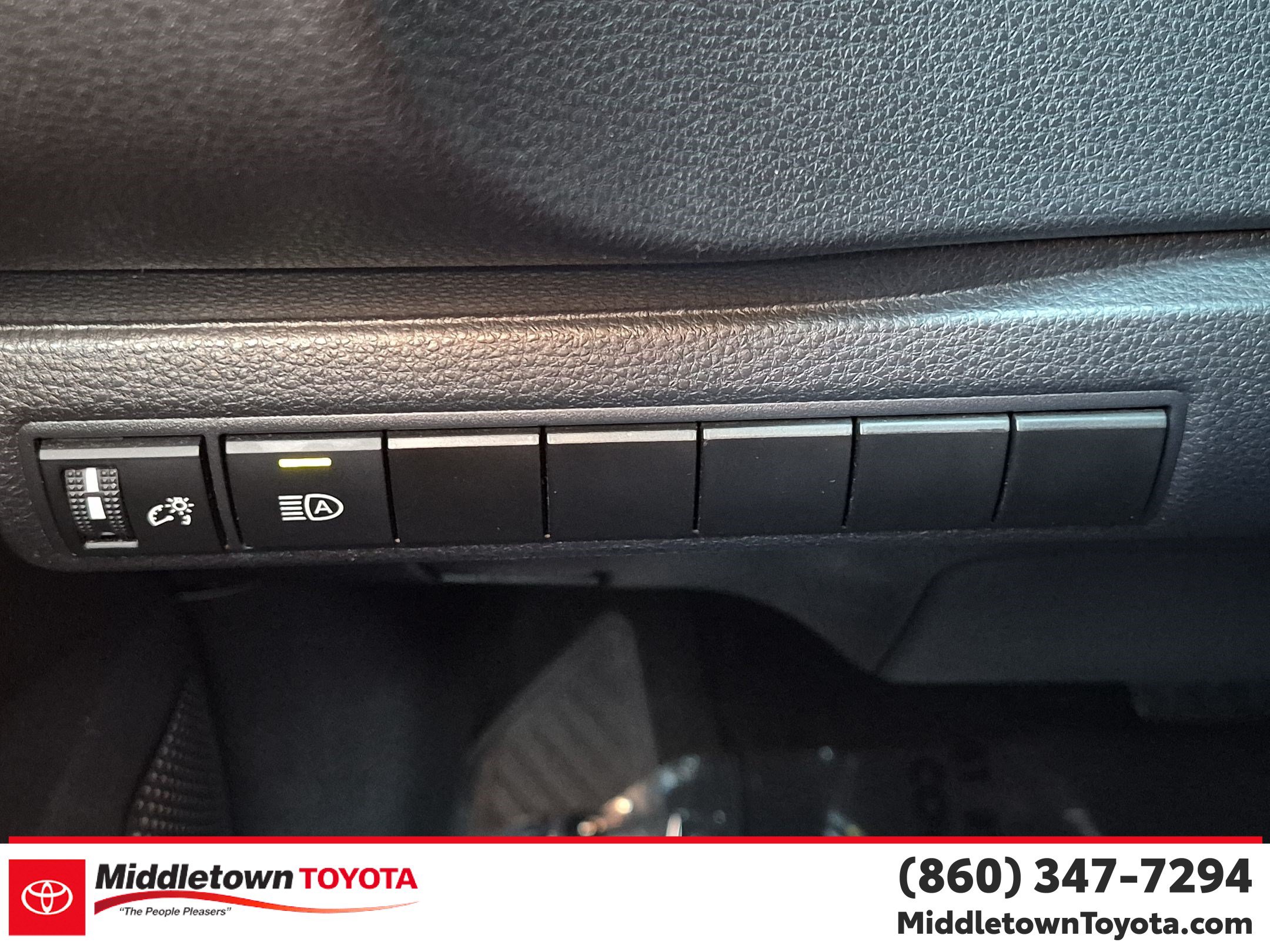 Certified 2025 Toyota Corolla LE FWD image 18