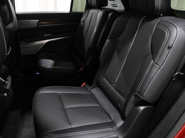 New 2026 Cadillac Vistiq Sport w/ LPO, Floor Liner Package image 18
