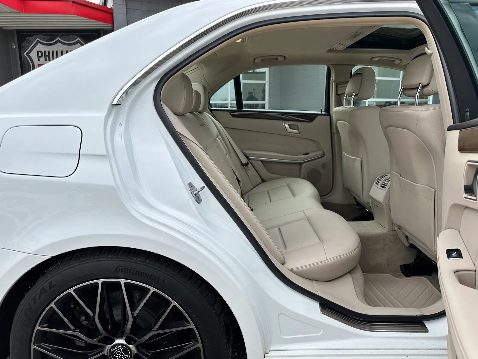 Used 2014 Mercedes-Benz E 350 4MATIC Sedan image 17