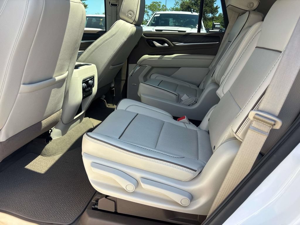Used 2022 GMC Yukon Denali AWD/4WD image 13