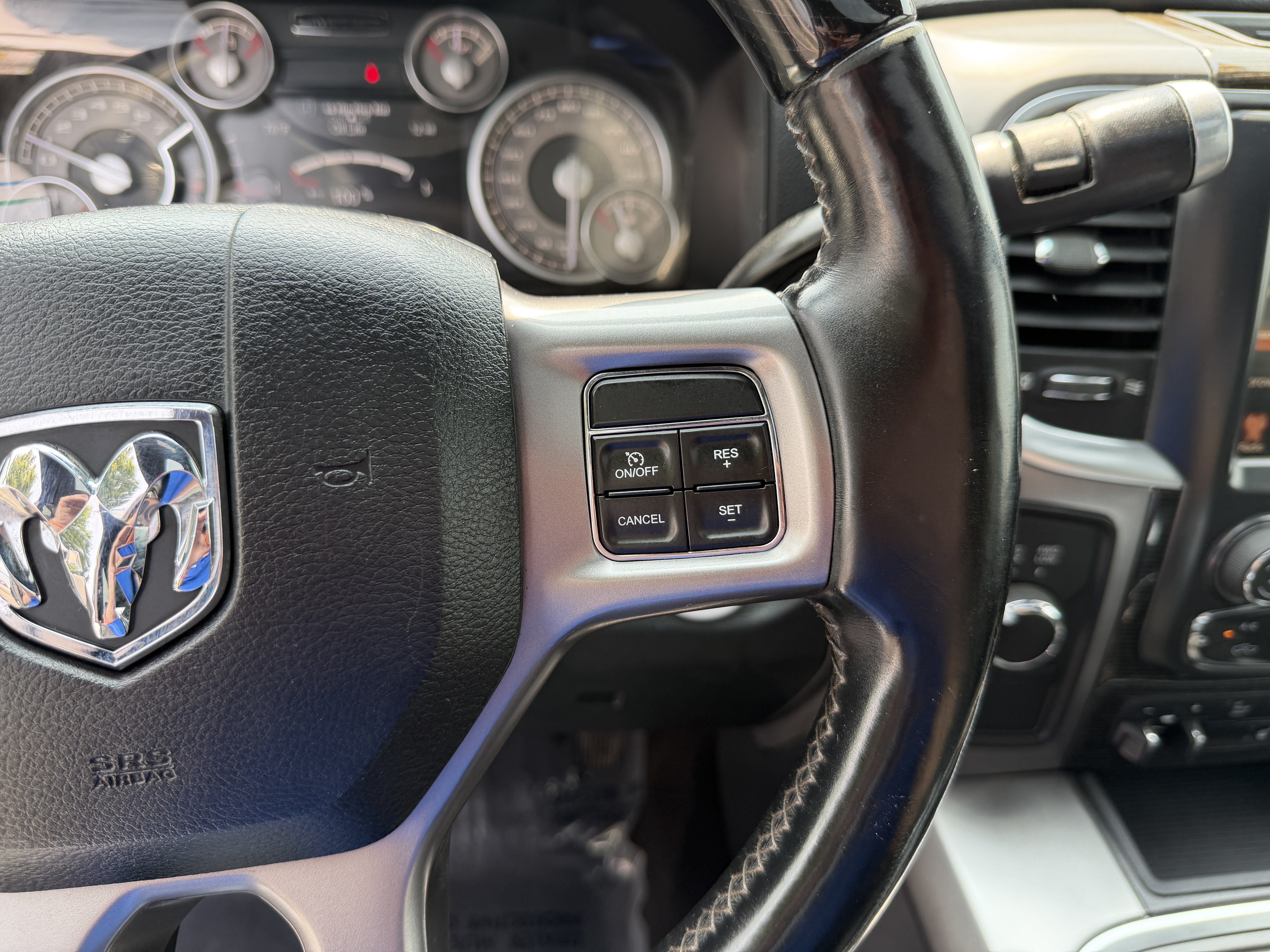 Used 2017 RAM 2500 Limited AWD/4WD image 19