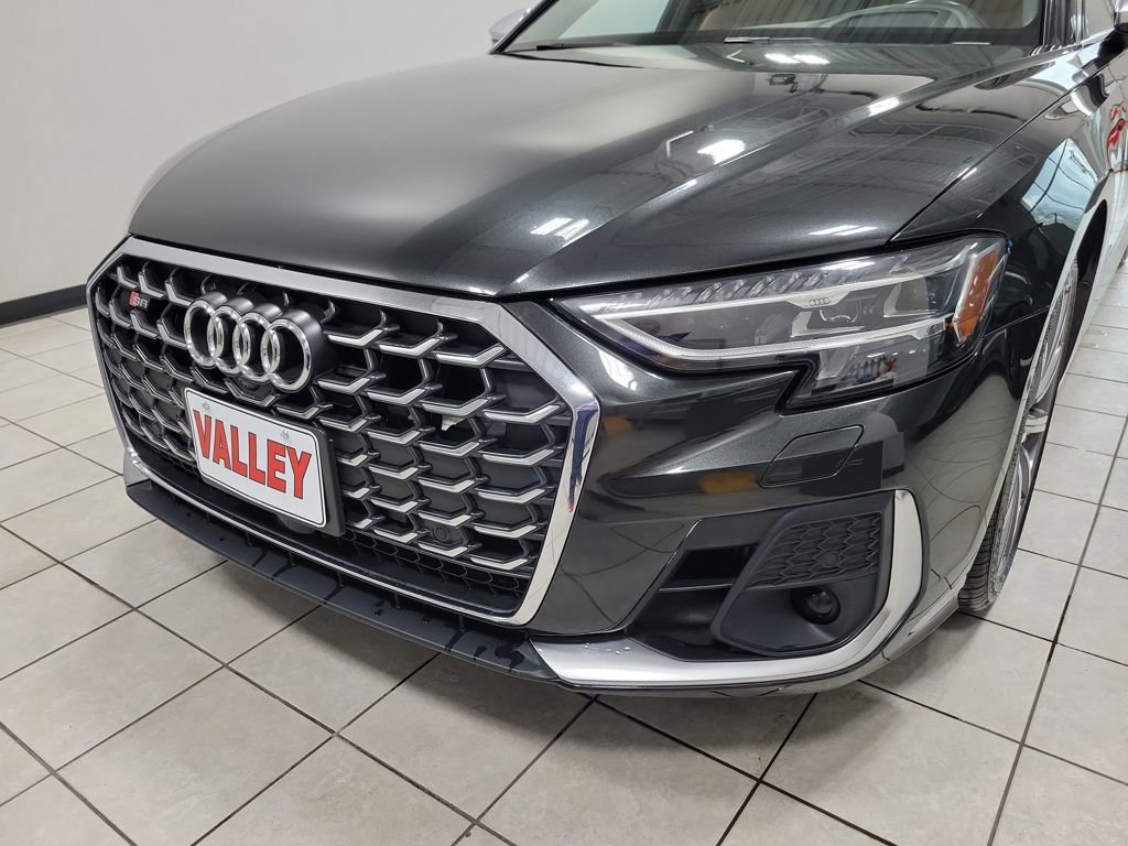 Used 2022 Audi S8 image 28
