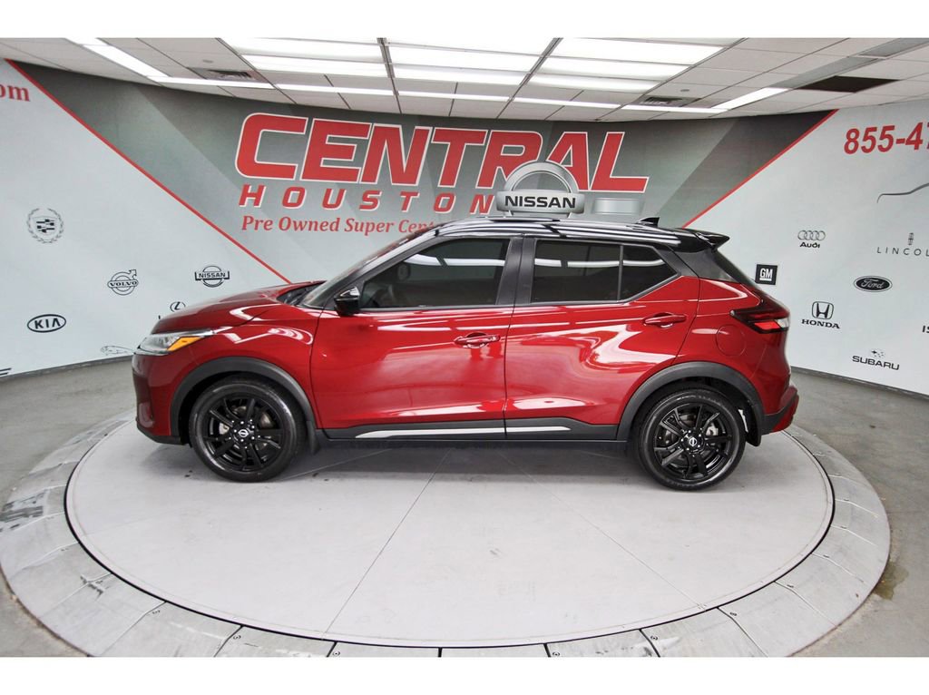 Used 2023 Nissan Kicks SR w/ SR Premium Package image 3