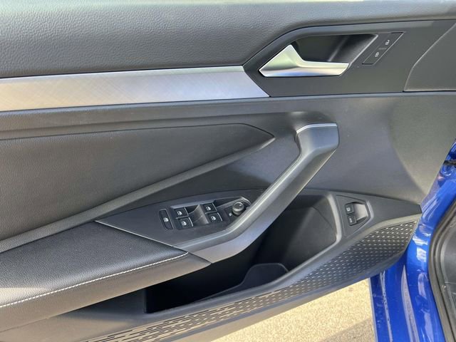 Certified 2023 Volkswagen Jetta SE w/ Panoramic Sunroof Package image 15