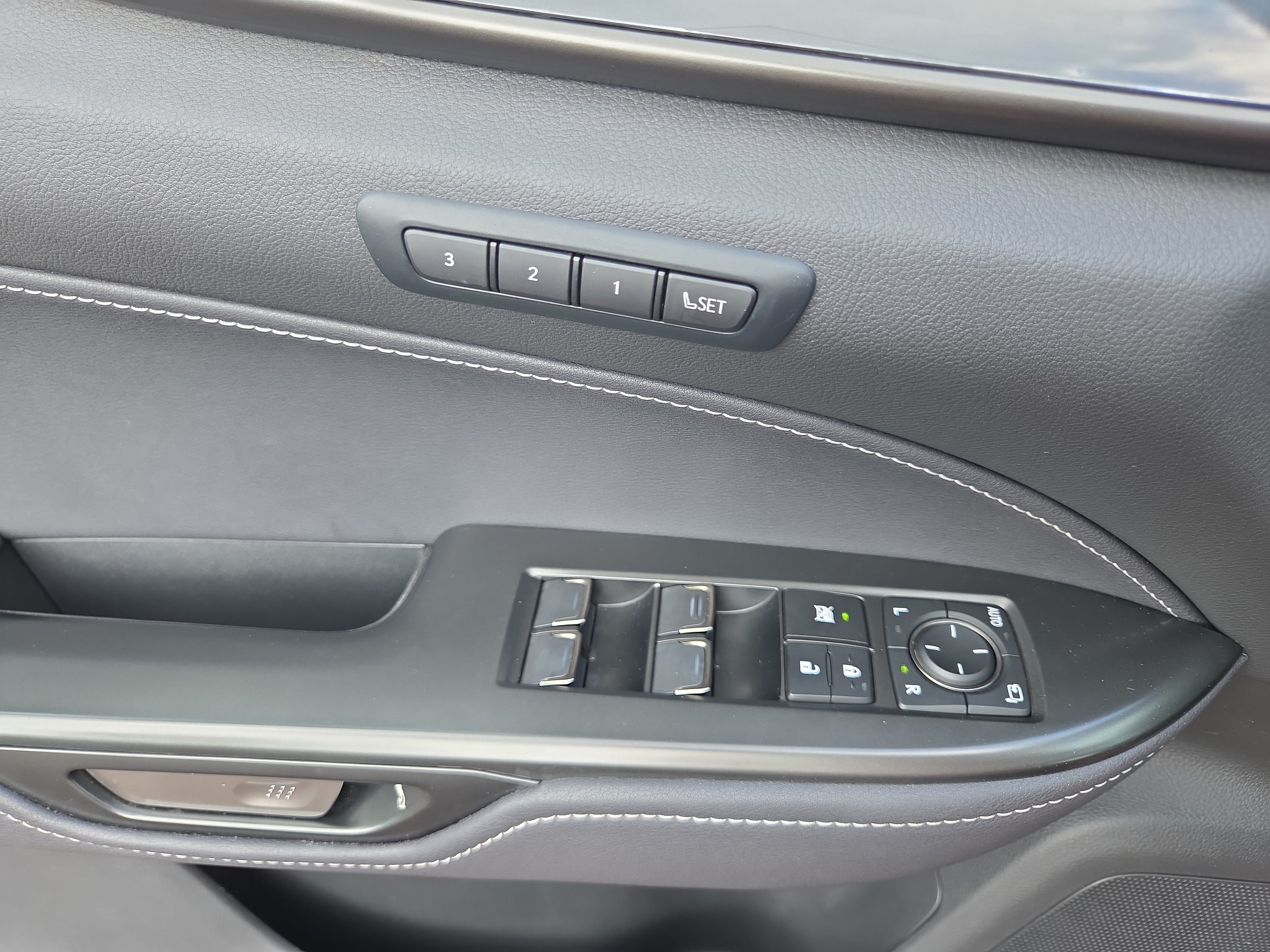 Certified 2025 Lexus NX 350 AWD w/ Accessory Package (2T) image 32